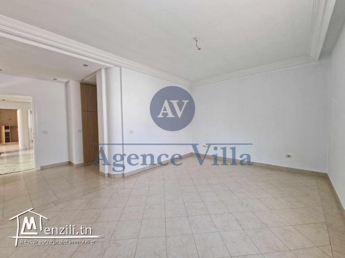une villa s+5 à la marsa