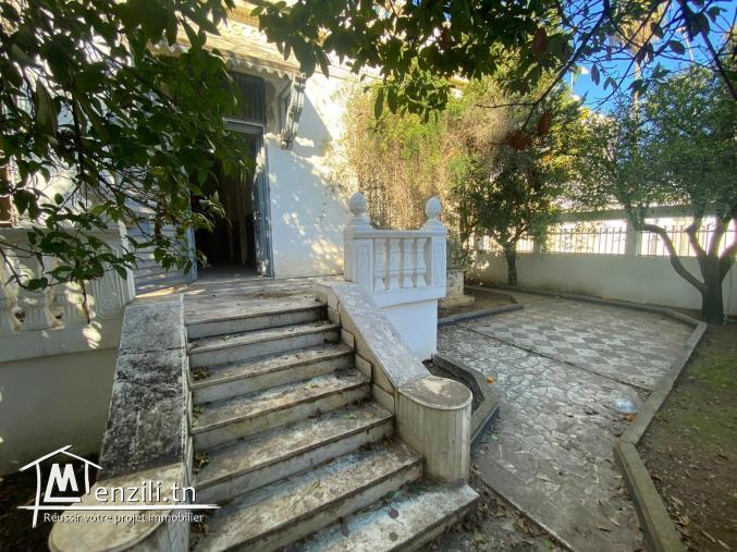 À VENDRE : TERRAIN BÂTI – TRÈS PROCHE DE L'AVENUE MOHAMED V