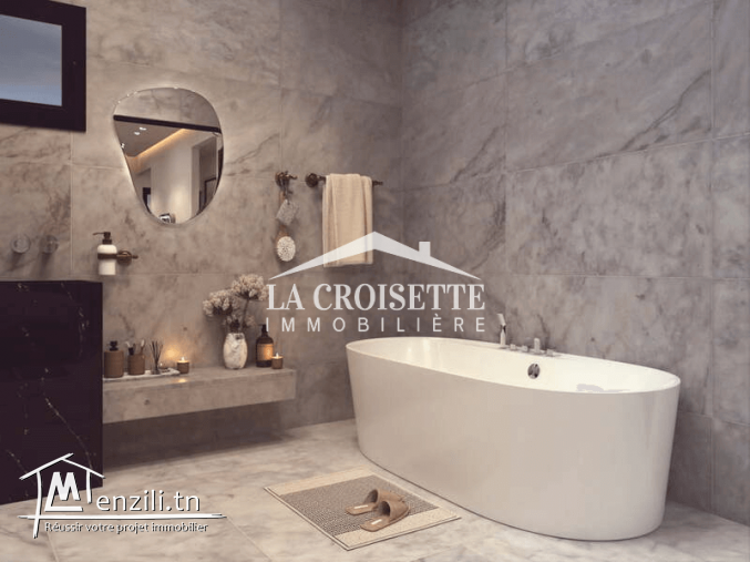 Villa S+4 avec piscine à Gammarth