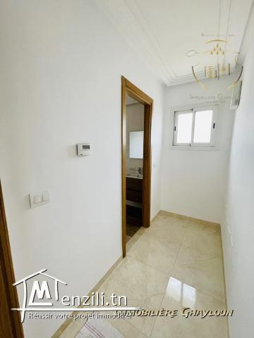 LUXUEUX S+1 à Menzah 9C