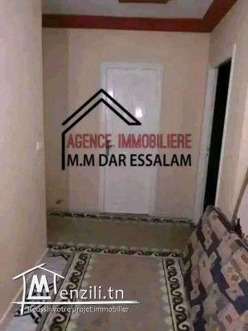 villa avec un grand jardin