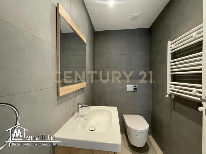 Un s+2 à Louer de 131m2