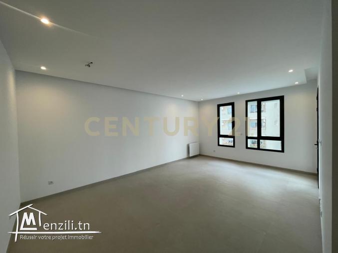 Un s+2 à Louer de 131m2