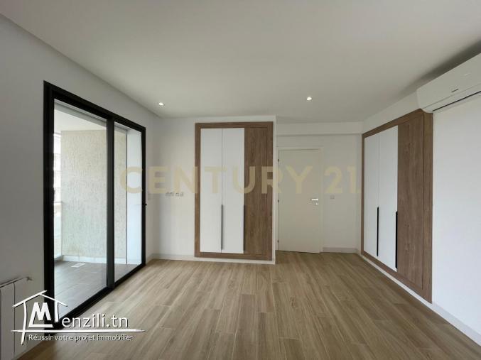 Un s+2 à Louer de 131m2