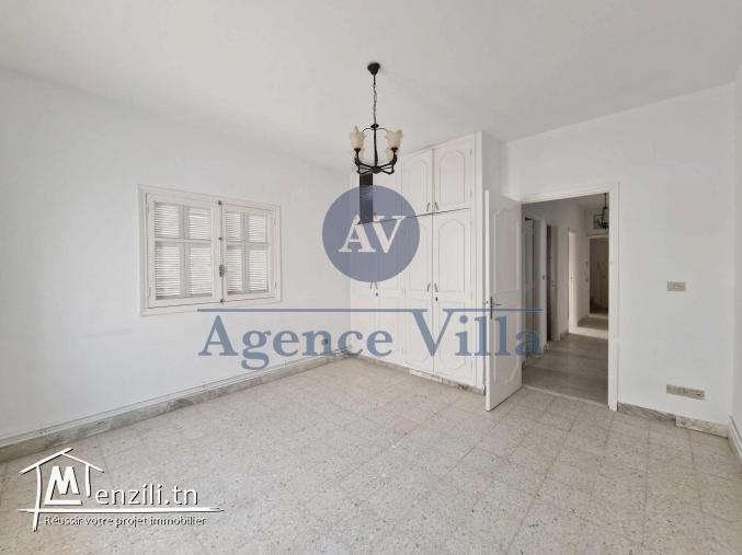 un appartement s+4 à la marsa plage