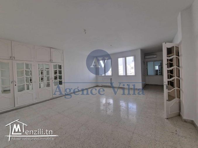 un appartement s+4 à la marsa plage