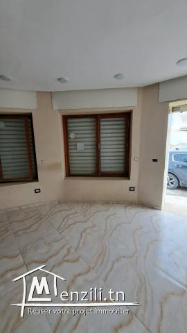 Local commercial à Louer - El Menzah 5, Ariana