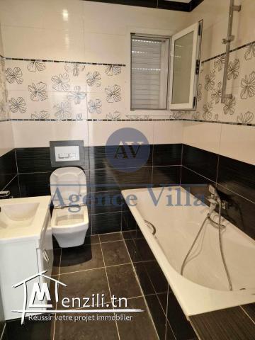 une villa s+5 à ain zaghouan nord