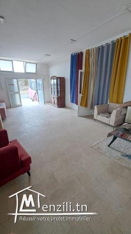 À VENDRE / À LOUER | Showroom avec atelier - Soukra Chotrana 1