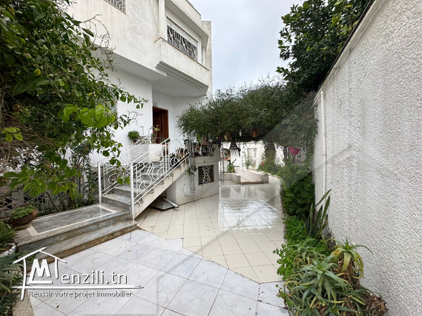 AV villa avec studio indépendant à la marsa