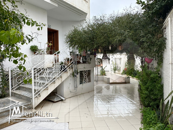 AV villa avec studio indépendant à la marsa