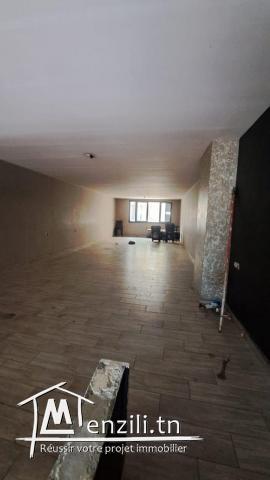 Local Spacieux à Usage Commercial - Bab El Khadra, Tunis