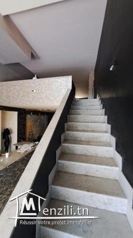 Local Spacieux à Usage Commercial - Bab El Khadra, Tunis