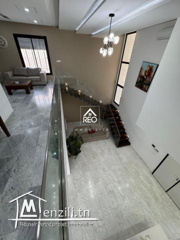 À Vendre : Luxieuse villa S+5 situé à La Soukra