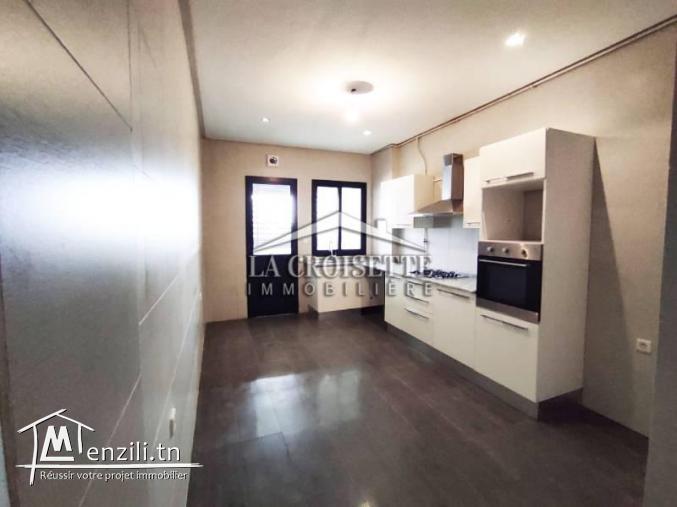 Appartement S+3 avec chambre de service à La Marsa MAL1886