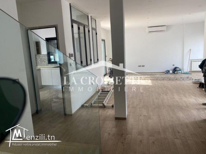 Duplex S+3 avec terrasse et piscine à La Marsa ZDV0164