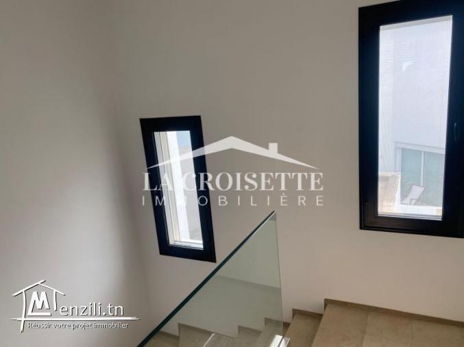 Duplex S+3 avec terrasse et piscine à La Marsa ZDV0164
