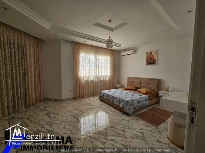 Une luxueuse villa s+4 à vendre située à hergla