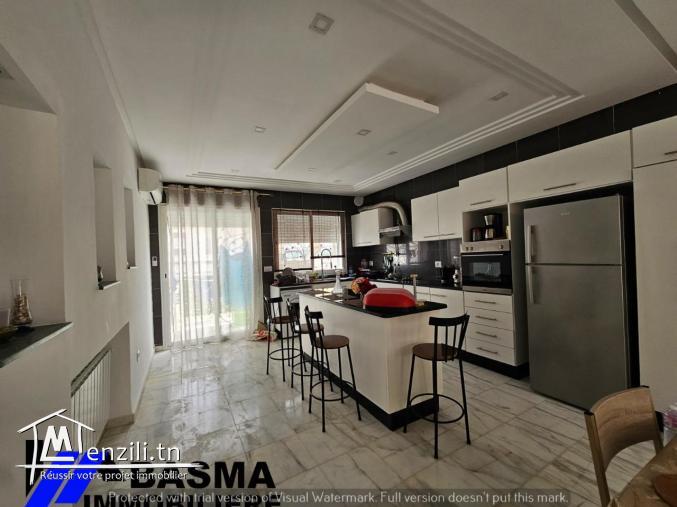 Une luxueuse villa s+4 à vendre située à hergla