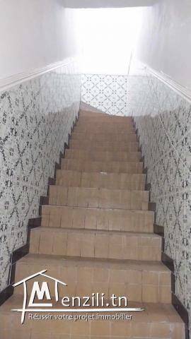 À vendre un unique S2 independent (1er étage) avec terrasse