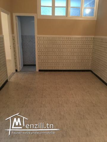 À vendre un unique S2 independent (1er étage) avec terrasse