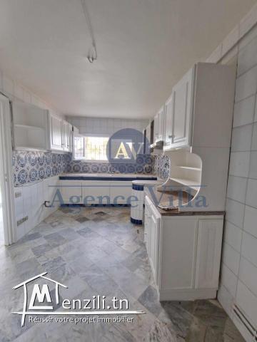 un réz de chaussée de villa s+3 à gammarth vue mer