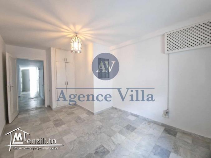 un réz de chaussée de villa s+3 à gammarth vue mer