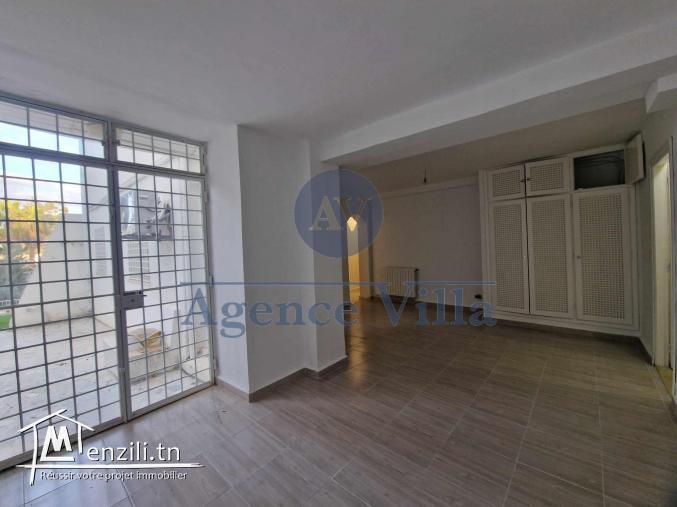 un réz de chaussée de villa s+3 à gammarth vue mer