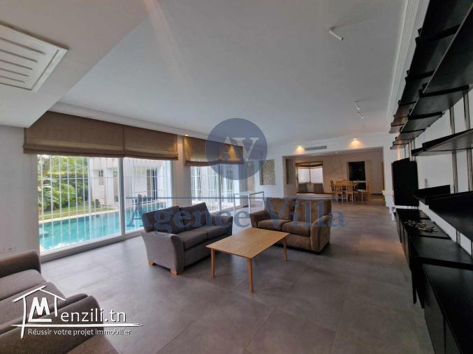 une villa s+4 à carthage avec piscine