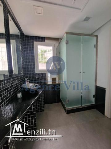 une villa s+4 à carthage avec piscine