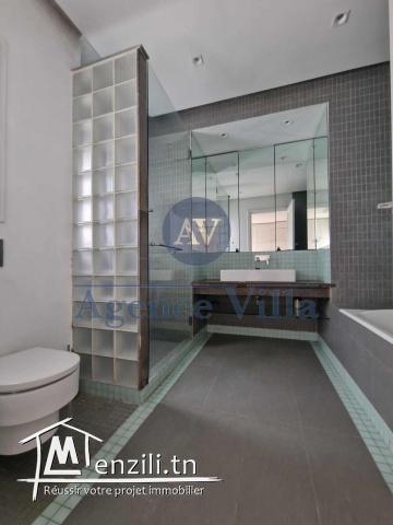 une villa s+4 à carthage avec piscine