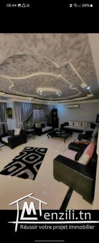 Superbe Villa avec Grand Dépôt et Terrasse Panoramique