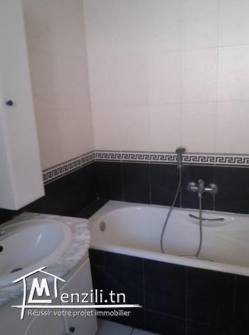 Grand étage de villa à louer