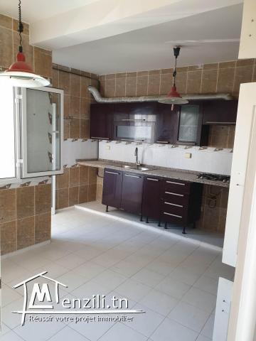 Grand étage de villa à louer