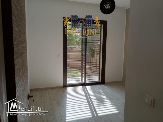 A louer un appartement s1 avec jardin à la Marsa