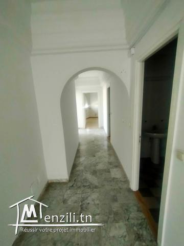 bureau a louer à Alain savary