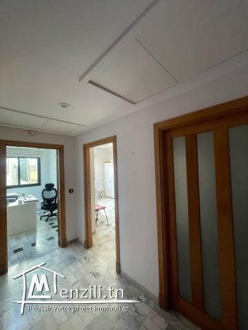 bureau a louer  d'une superficie 100m²  à Alain savary