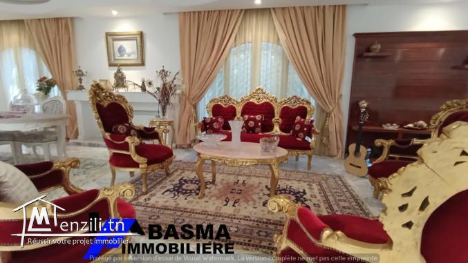 Une superbe villa s+4 à louer située à chatt mariem