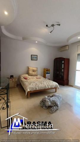 Une superbe villa s+4 à louer située à chatt mariem