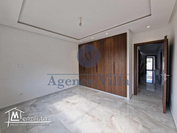 une villa s+3 à carthage avec piscine