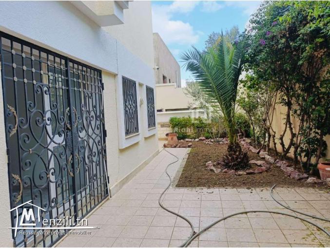 villa s+4 de 314 m² à louer   Mégrine coteaux