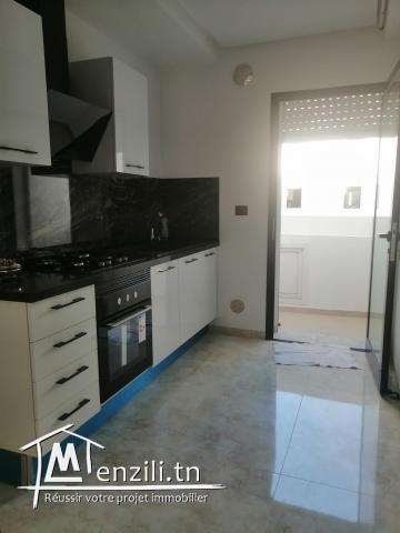 Appartement S plus deux récemment construit avec parking