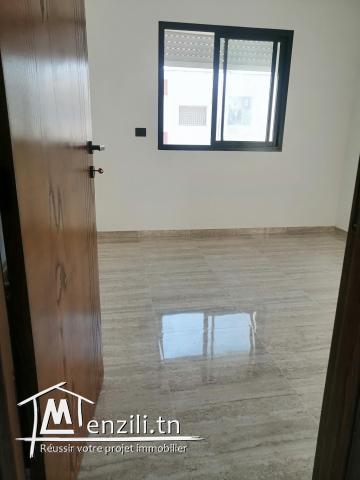 Appartement S plus deux récemment construit avec parking