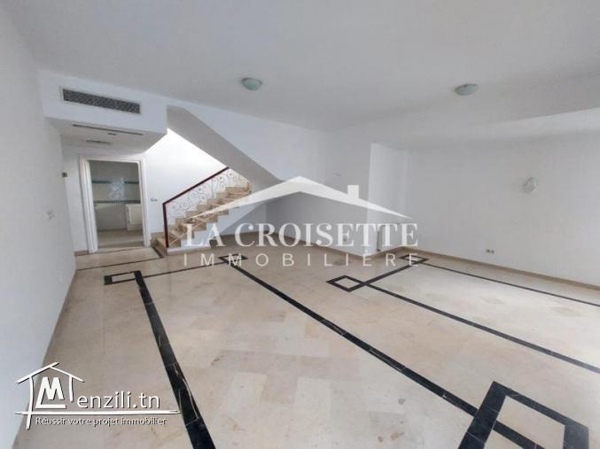 Duplex S+3 avec vue partielle sur mer à La Marsa MDL0647