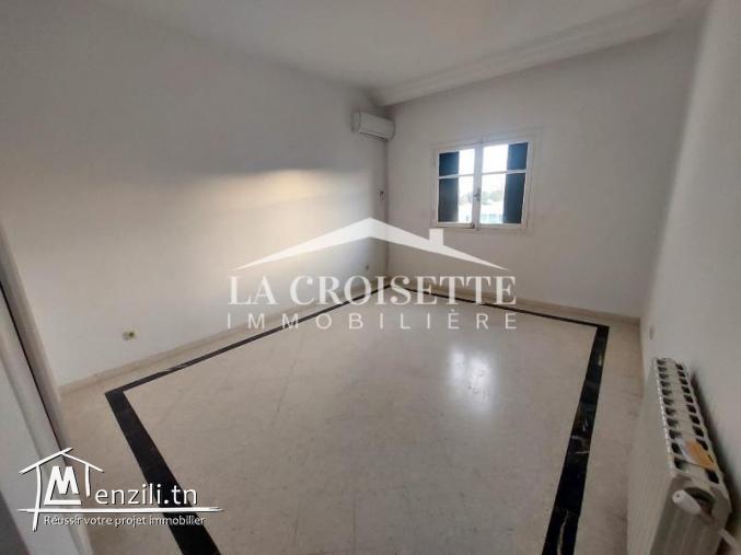 Duplex S+3 avec vue partielle sur mer à La Marsa MDL0647