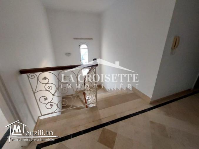 Duplex S+3 avec vue partielle sur mer à La Marsa MDL0647