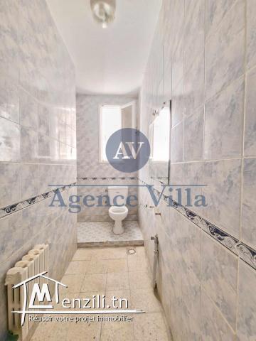 une grande villa à Carthage avec jardin