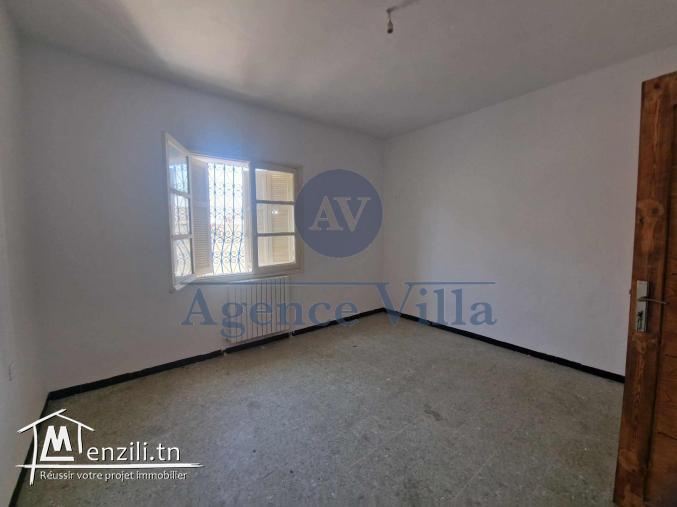 une villa sur deux niveaux à borj louzir