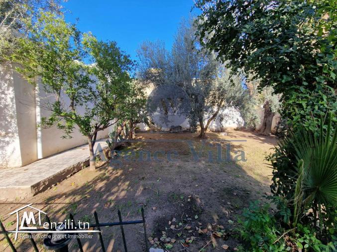 une villa sur deux niveaux à borj louzir