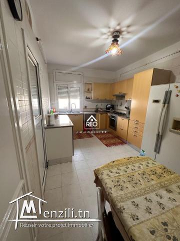 À VENDRE : Un spacieux appartement S+3 situé à Cité Wahat